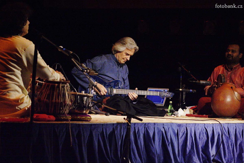 shakti054.jpg
