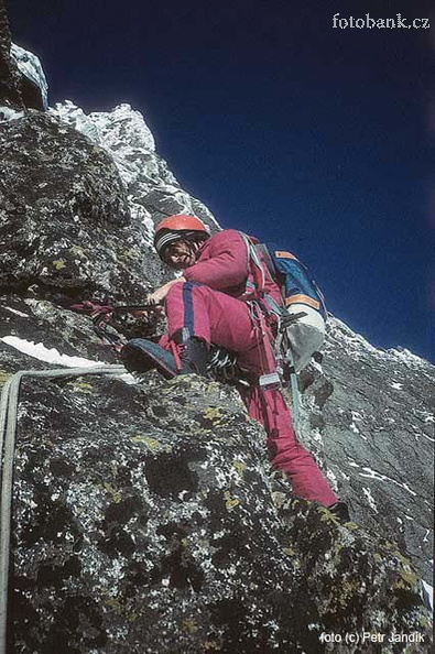 Volia veža, cesta Eštok-Janiga VI, A2. Eda Linhart - Fifoun montuje jištìní.
dia kinoflm 002_04_44.jpg