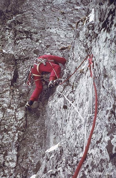 Dolina Zeleného plesa, Malý Kežmarský štít, severvní stìna, Miroslav Rychlík - Bíba v klíèovém místì cesty Kútmi na Bocekovu vežu
Dia kinofilm
dia kinofilm TXI_10.jpg